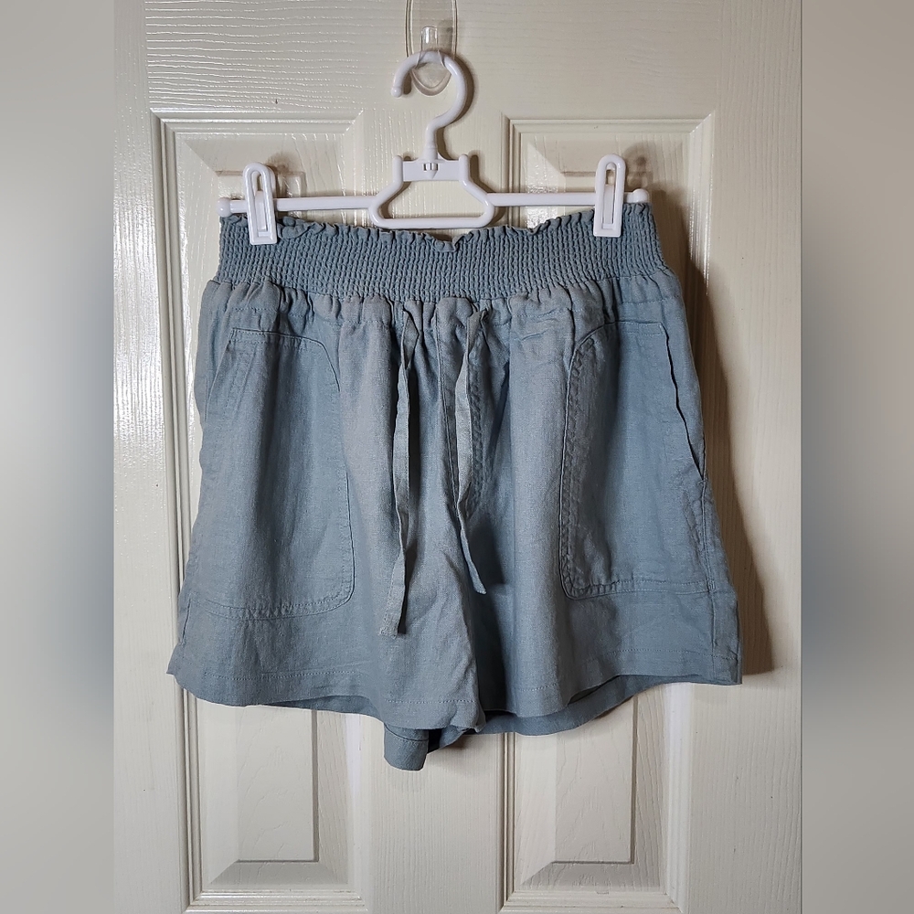 Love Tree Linen Blend Shorts With Smocked Tie Waist. NWT. Size Large